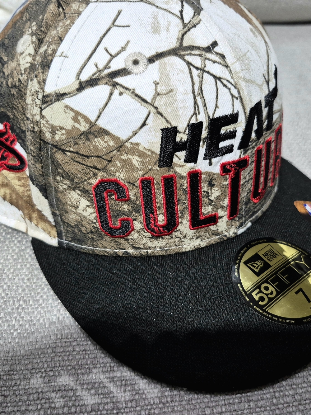New Era 59FIFTY Miami Heat "Heat Culture" Camo Fitted Hat - Size 7 (Brand New)